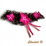 choklad spets bröllop strumpeband fuschia silke blommor