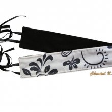 Ceinture large soie sauvage Edwige arabesque et fleurs noires peintes &agrave; nouer