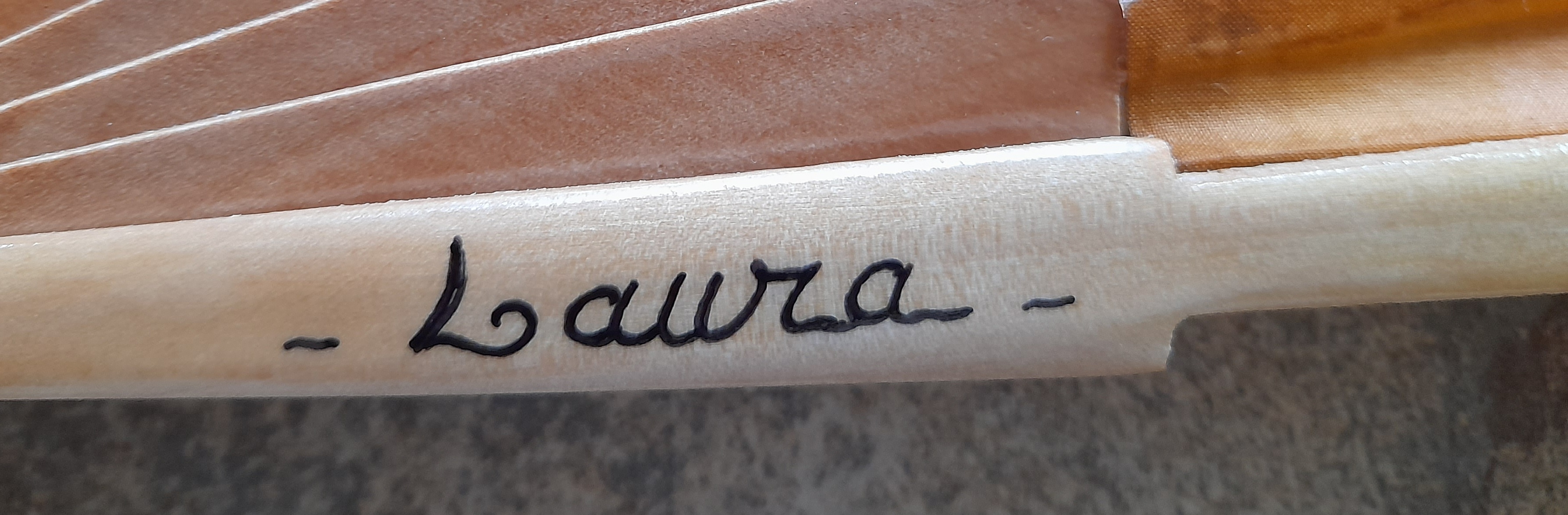 Handritad och målad bomullsfläkt "AGRA".
