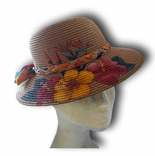 Chapeau en paille enduite peint à la main motifs fleurs.