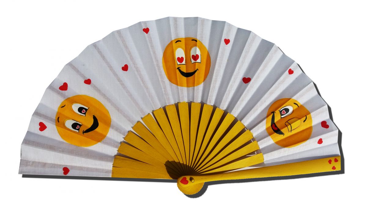 Min första handritade och målade bomullsfläkt "Emoji".