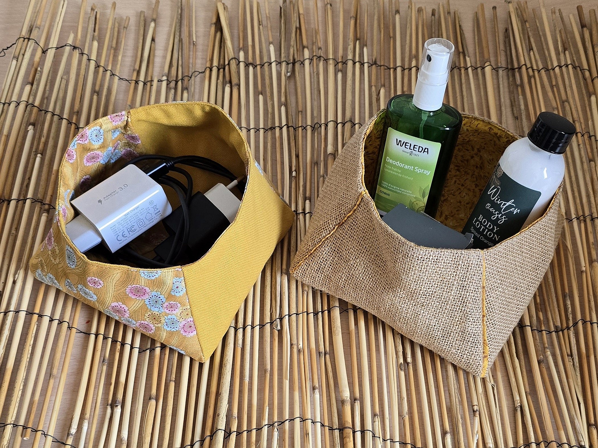 Vide poches en toile de jute de forme trap&egrave;ze