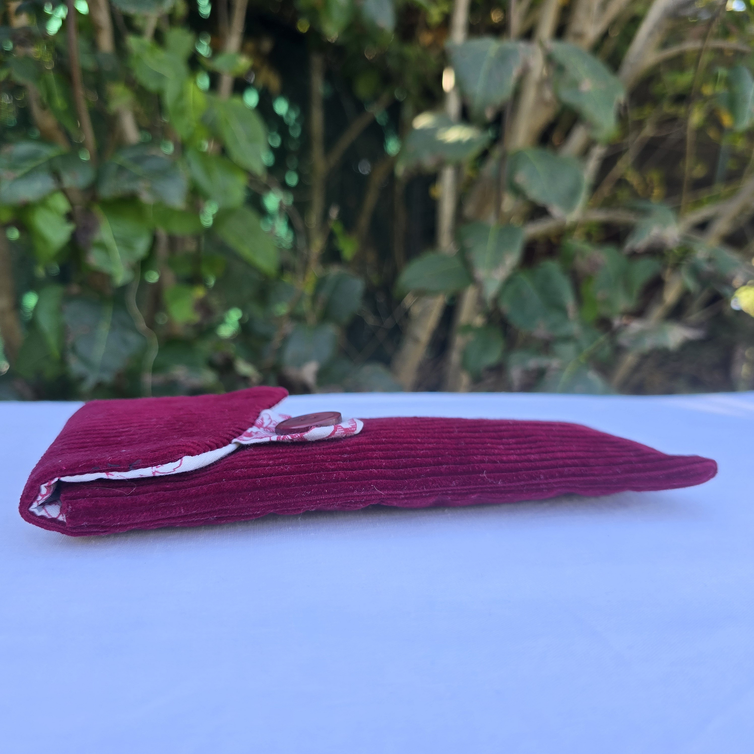 &Eacute;tui souple &agrave; lunettes ,en velours c&ocirc;tel&eacute; , doubl&eacute; de tissu coton imprim&eacute;. &Eacute;co-con&ccedil;u.