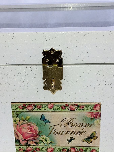 Tr&auml;l&aring;da med glaslock. Modell : good day