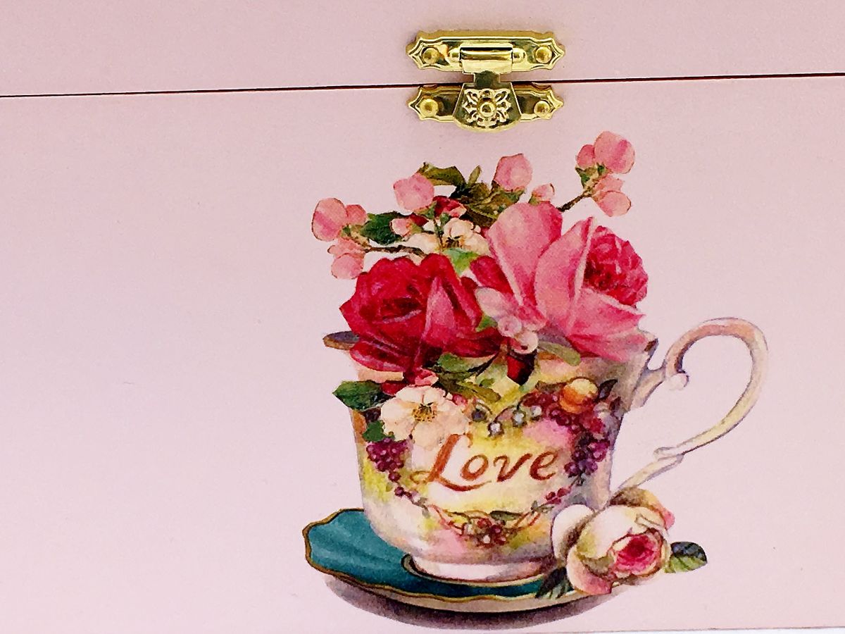 Trälåda och dess glaslock. Modell : rose tea