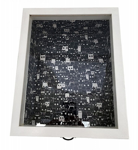 Tr&auml;l&aring;da med glaslock. Modell : love cat