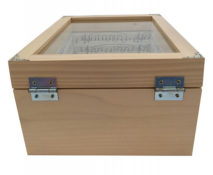 Boite en bois inclin&eacute;e et son couvercle en verre. Model : cl&eacute; musicale