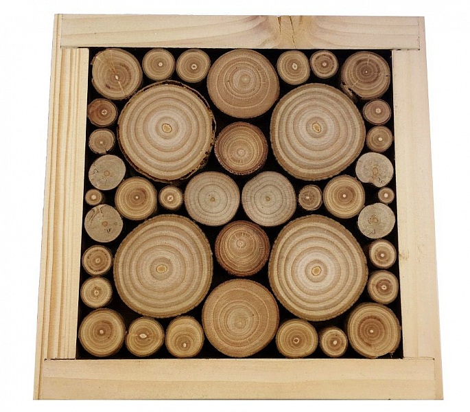 Bordsunderl&auml;gg i laurel / hasseln&ouml;t tr&auml; stockar, v&auml;ndbar i en kopp med jacquard hj&auml;rta dekoration