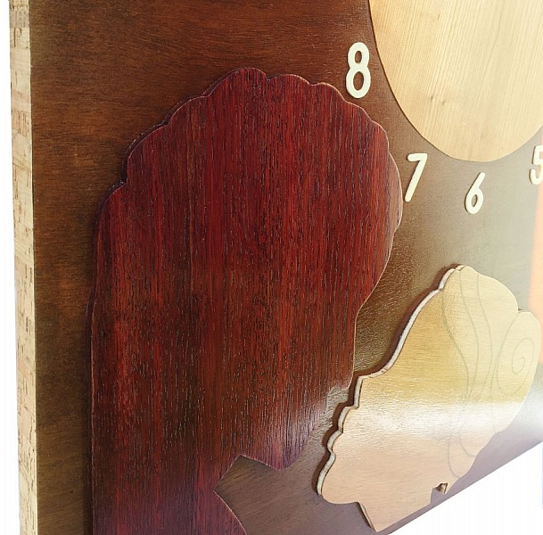 J&auml;ttestor tr&auml;klocka "The Kiss" (kyss)