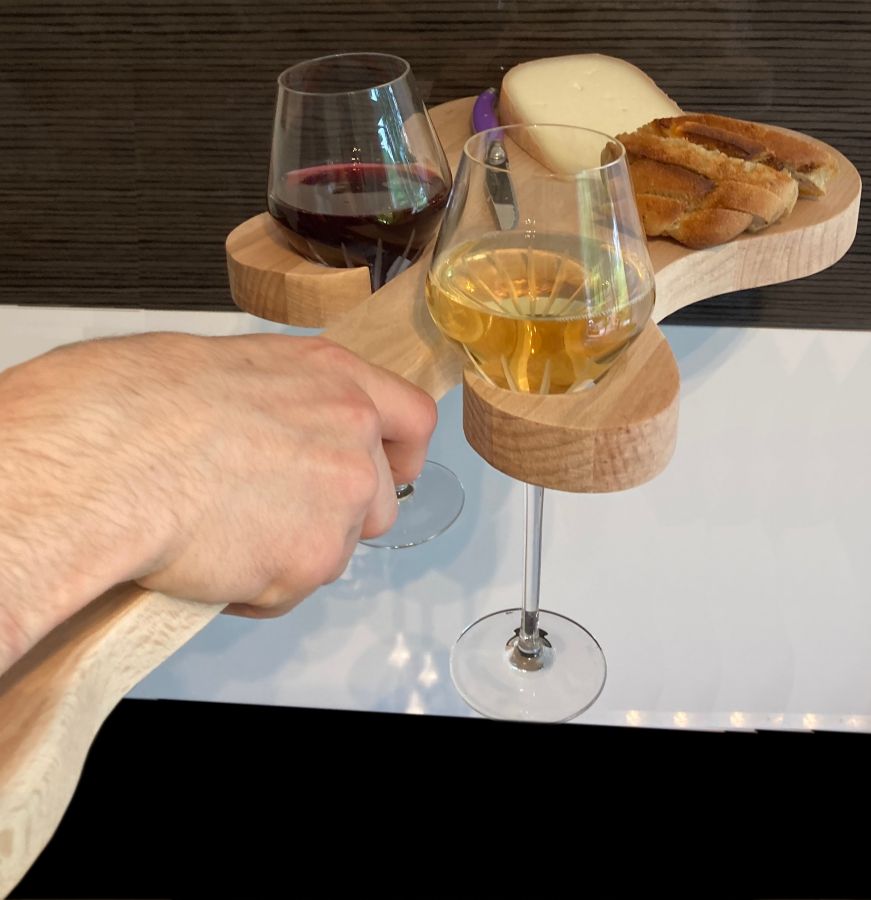 FSC naturlig bokträ skärbräda modell gitarr plats för 2 glas