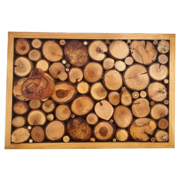 Rektangulär väggklädhängare av honungsfärgade trästockar med 1 klädkrok och nyckelring 30x20 cm