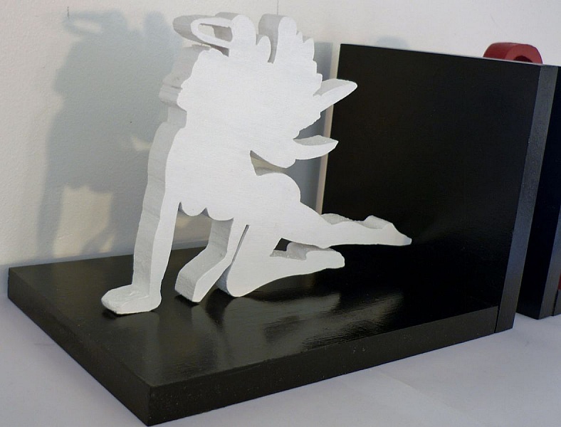 Bokst&ouml;d i tr&auml; "Sexy Angel och Devil" modernt