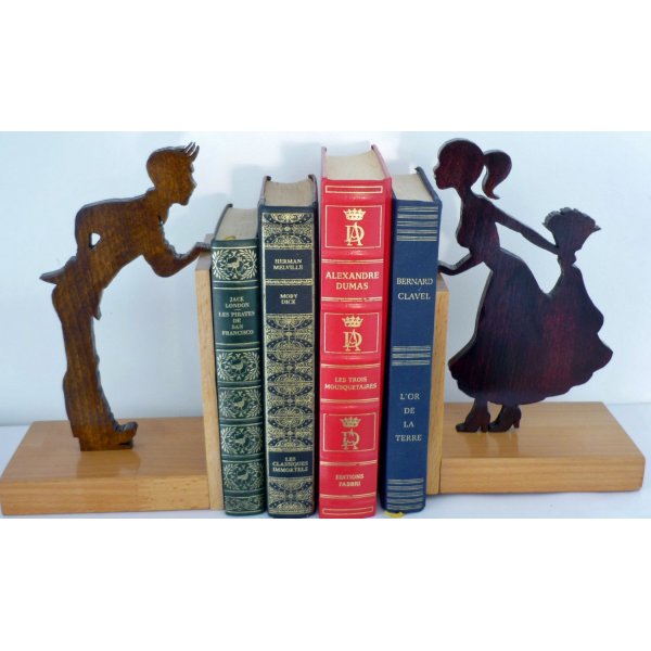 Serre Livres en Bois Massif &laquo; Les fianc&eacute;s &raquo; En h&ecirc;tre 