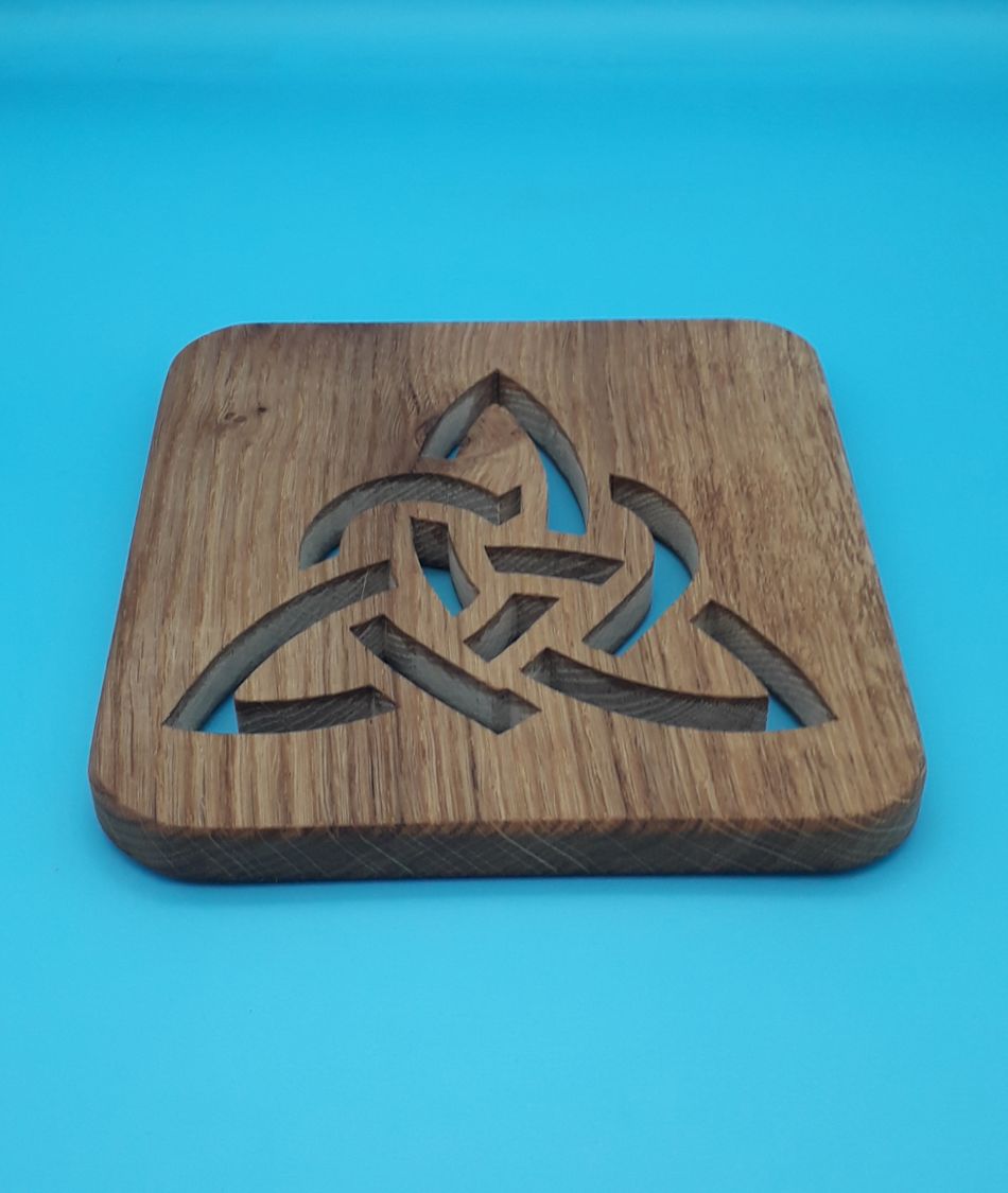 Trivet Celtic triangel i en fyrkant