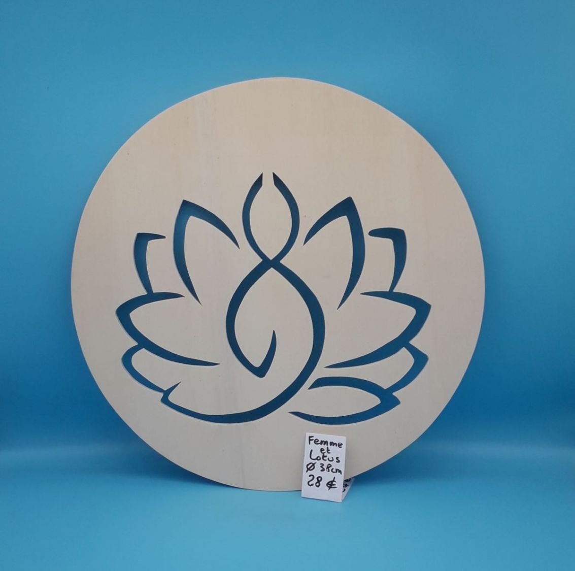 Sittande kvinna i lotus (liten storlek)