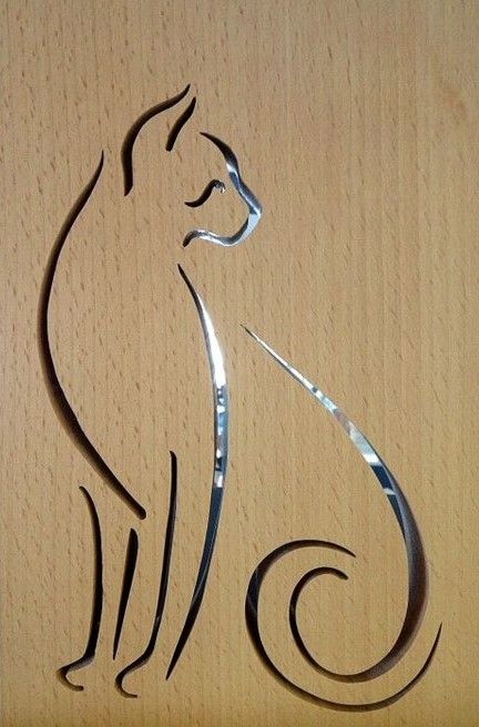 Kattfigur i helfigur