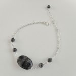 Armband med grå labradoritstenar på kedja i 925 silver