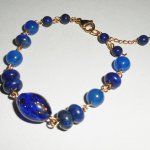 Armband i muranoglas och blå halvädelstenar