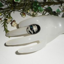 Cabochon ring med beige svart glas kupol