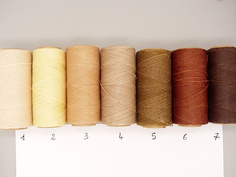 V&auml;ska med nyckelring med karbinhake f&ouml;r personlig anpassning