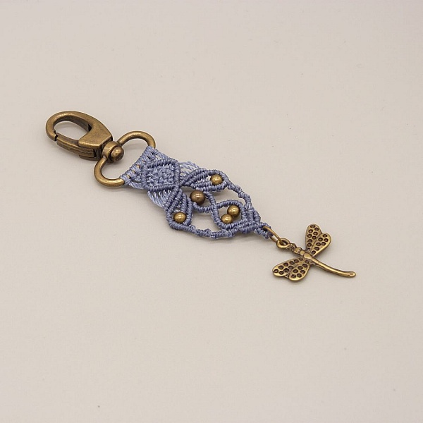 V&auml;ska med nyckelring med karbinhake f&ouml;r personlig anpassning