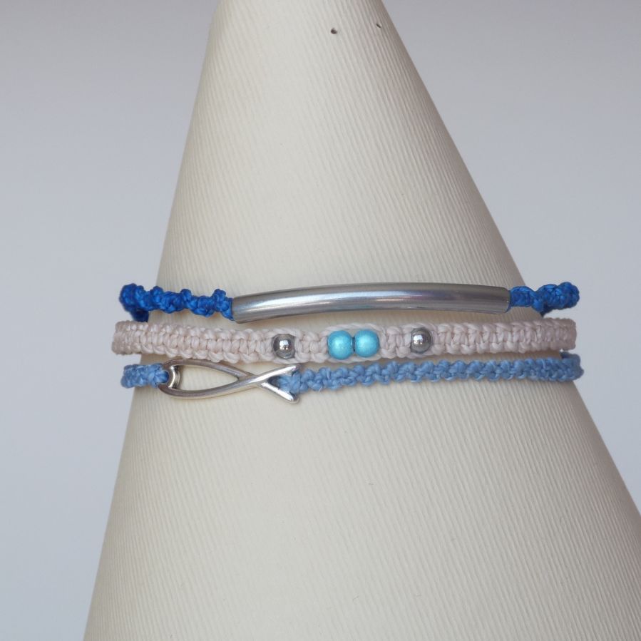 3 i 1 mikro-macramé armband i blå och beige sand