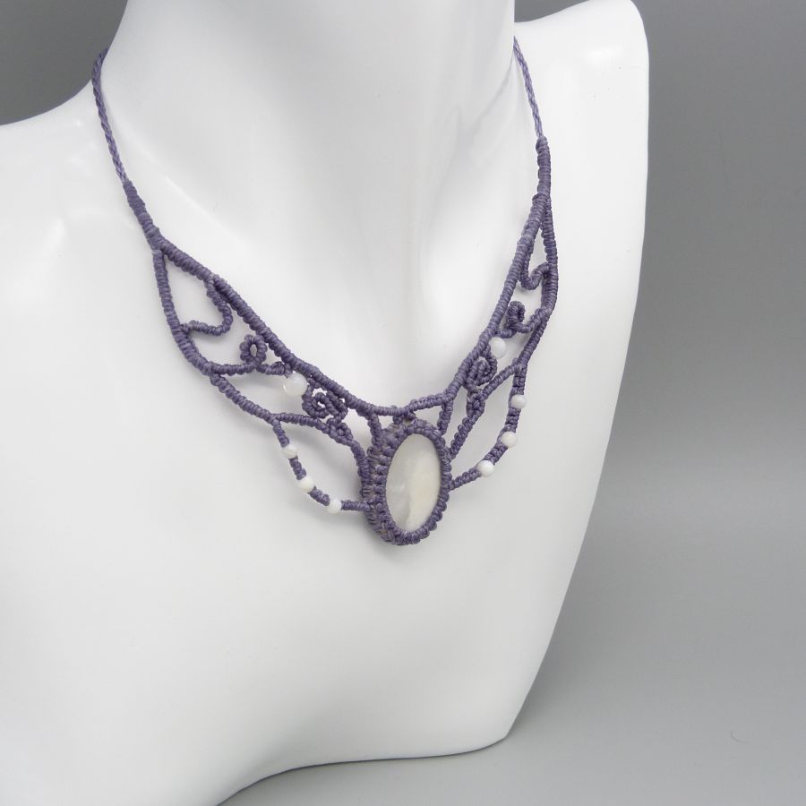 Micro-macramé halsband, lila grå pärla