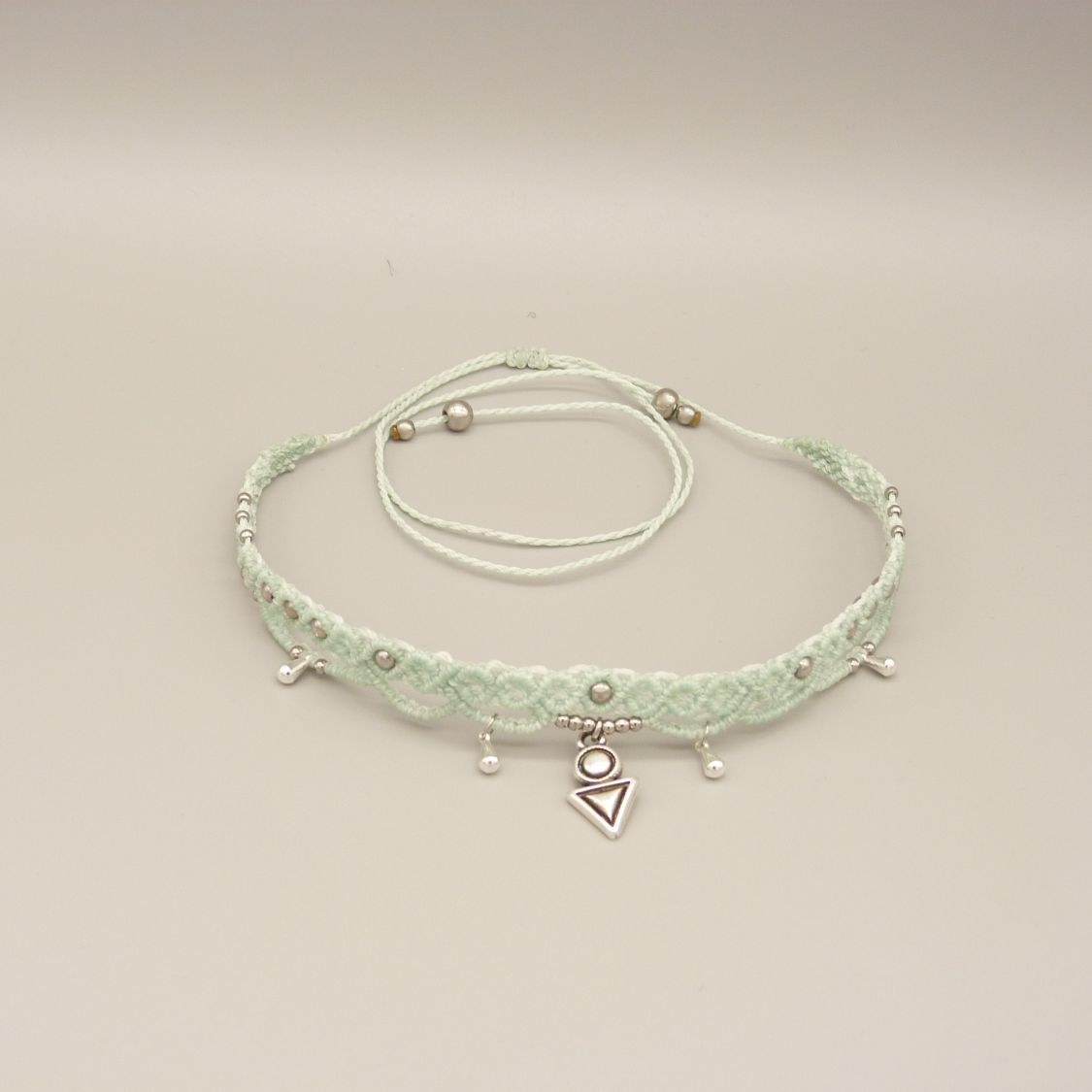 Vatten mintgrönt mikro makramé halsband med choker