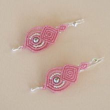 Micro macramé rosa örhängen med krokar i 925 silver
