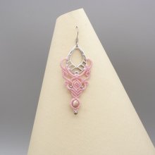 Rosa mikro-macramé örhängen med en rhodochrosite sten pärla
