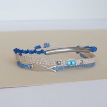 3 i 1 mikro-macramé armband i blå och beige sand