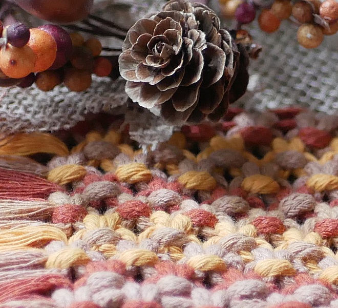 Mini tapis "Automne" dessous de tasse d&eacute;coratif en macram&eacute; multicolore