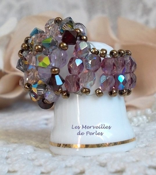Charmeuse ring med Swarovski kristallfacetter och spinnare