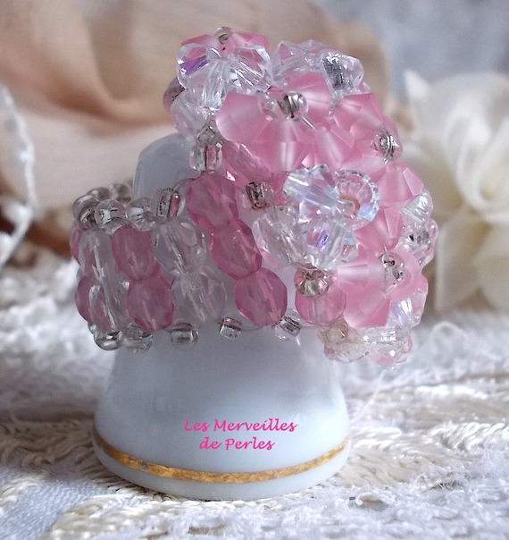 Glittrande rosa ring med Swarovski-kristallfacetter och spinnare