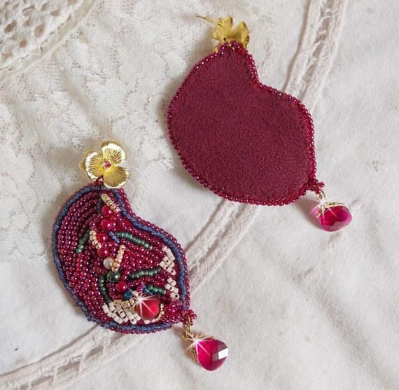 BO Enchantement d'Automne broderad med Swarovski-kristaller, pärlor och fröpärlor.