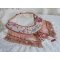 Eternal Rose halsband broderat med halvädelstenar och full av olika kvalitetspärlor.