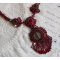 Rubby One halsband broderat med Swarovskikristaller och en keramisk cabochon
