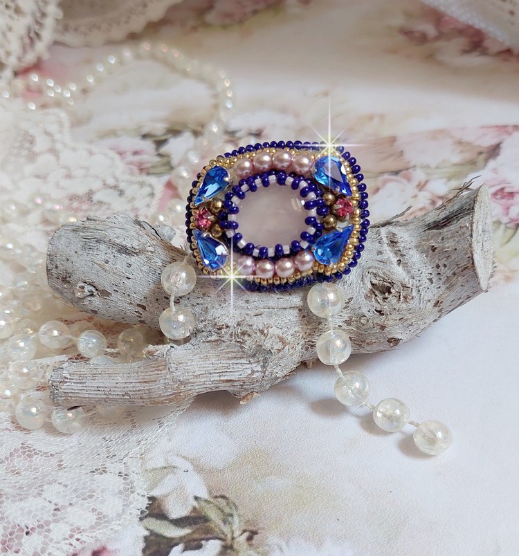 Amazon Gabrielle ring broderad med kvarts och Swarovski kristaller