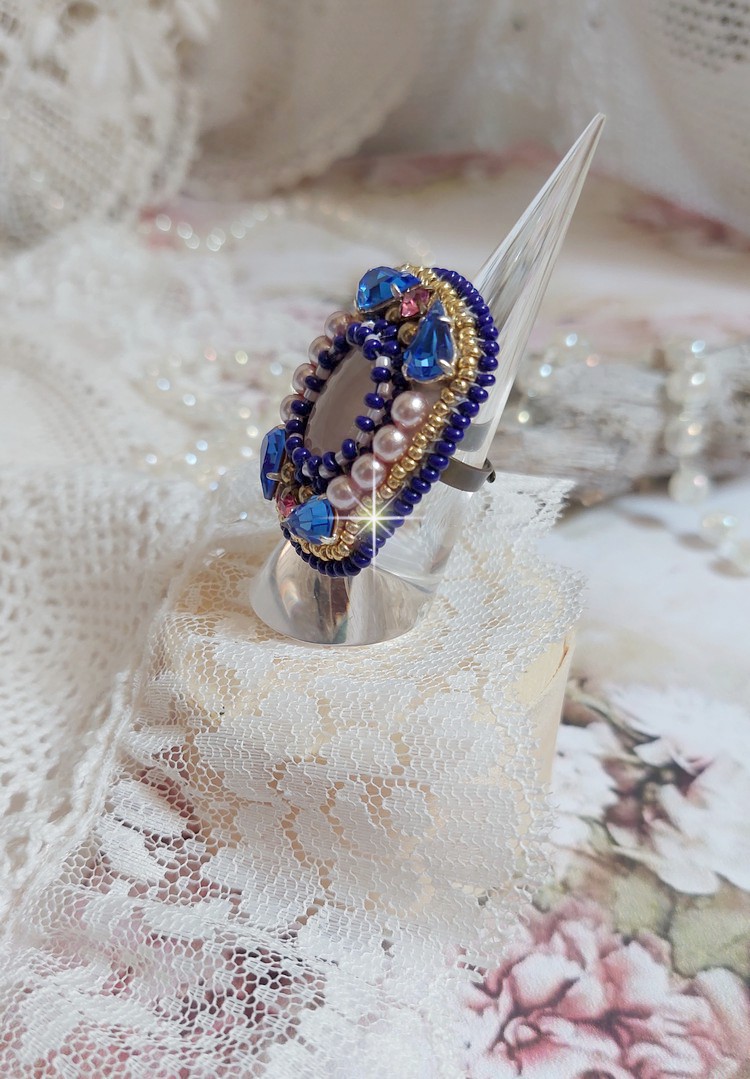 Amazon Gabrielle ring broderad med kvarts och Swarovski kristaller