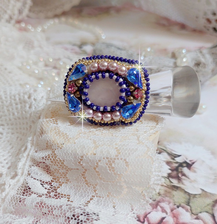 Amazon Gabrielle ring broderad med kvarts och Swarovski kristaller