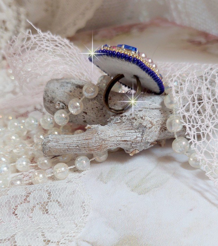 Amazon Gabrielle ring broderad med kvarts och Swarovski kristaller