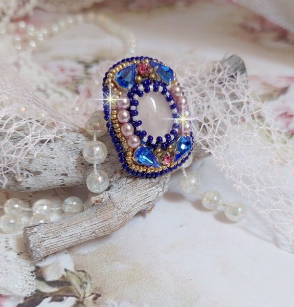 Amazon Gabrielle ring broderad med kvarts och Swarovski kristaller