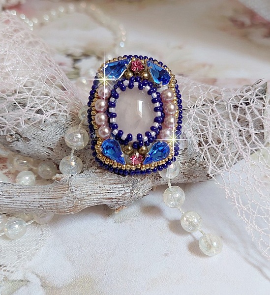 Amazon Gabrielle ring broderad med kvarts och Swarovski kristaller