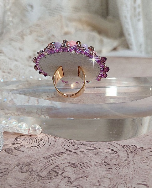 Glace Purple Ring broderad med Swarovski-kristaller och rosor i harts