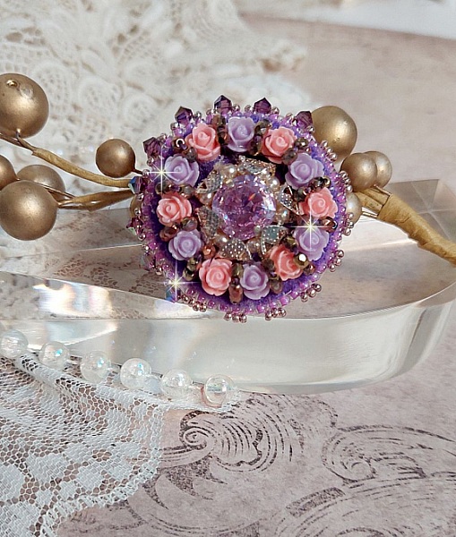 Glace Purple Ring broderad med Swarovski-kristaller och rosor i harts