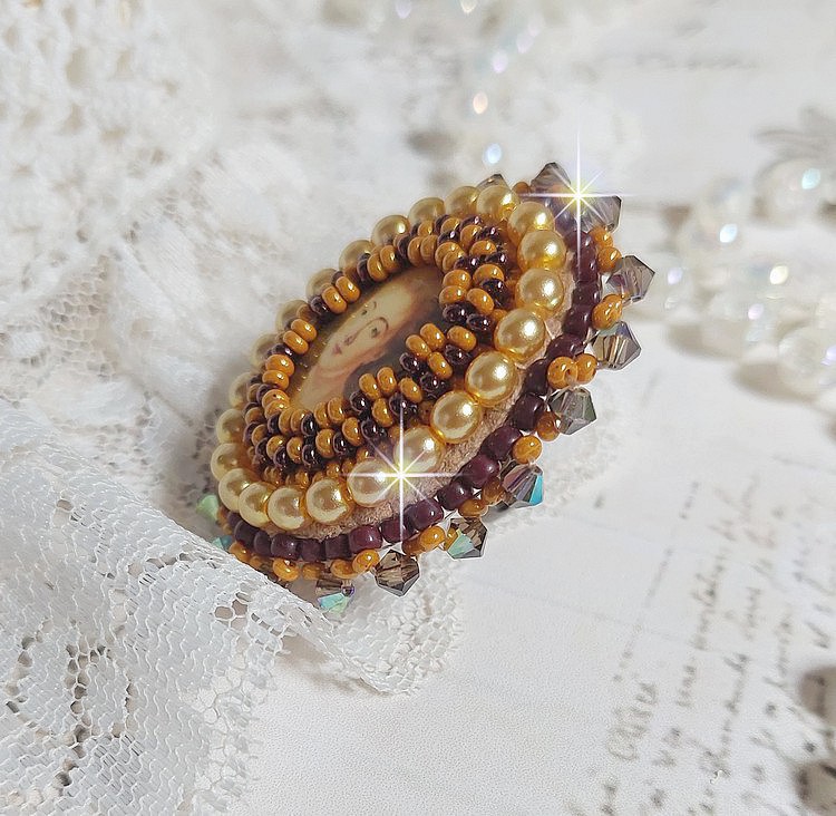 Mme de Pompadour ring broderad med pärlor, Swarovski kristall, en mycket vacker förförelse