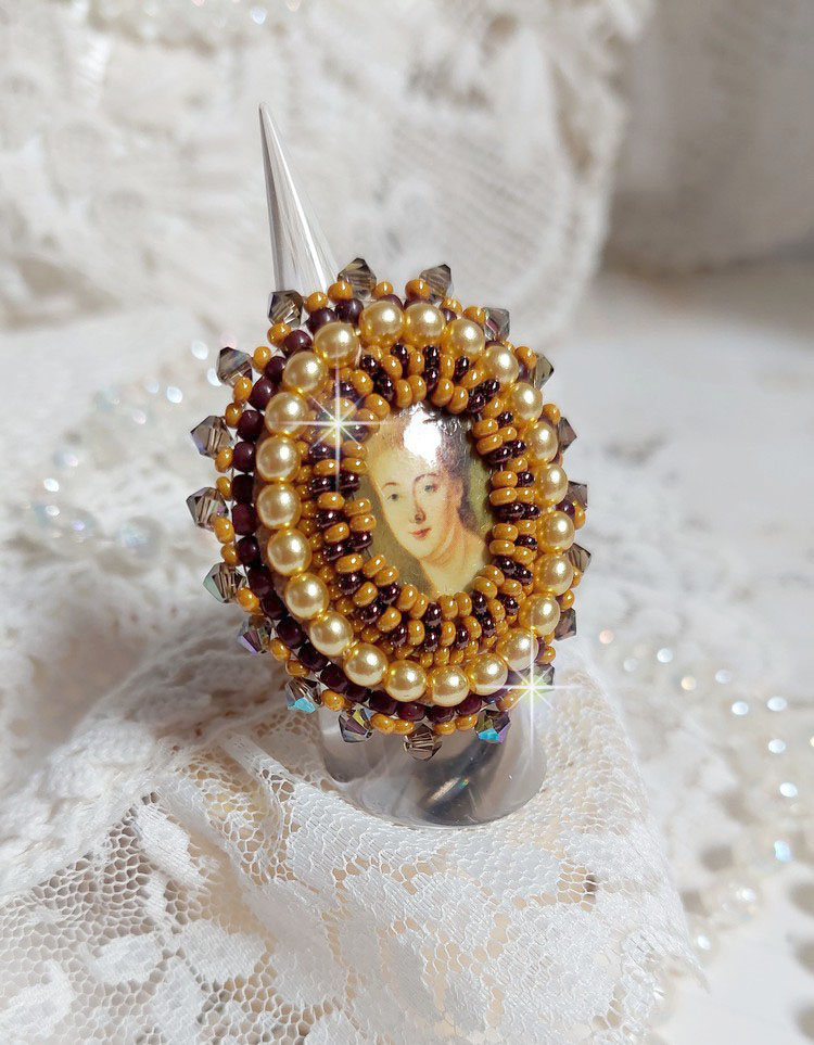 Mme de Pompadour ring broderad med pärlor, Swarovski kristall, en mycket vacker förförelse