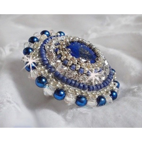 Blue Nile-ring broderad med lapis lazuli och Swarovski-kristaller