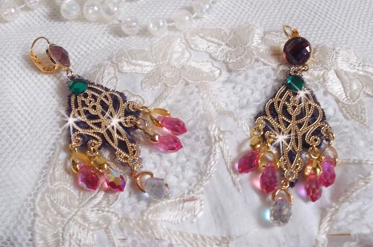 BO Asiane skapad med Swarovski Crystal Drops, 1950-talets violetta spets och glaspärlor.