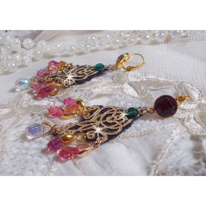 BO Asiane skapad med Swarovski Crystal Drops, 1950-talets violetta spets och glaspärlor.